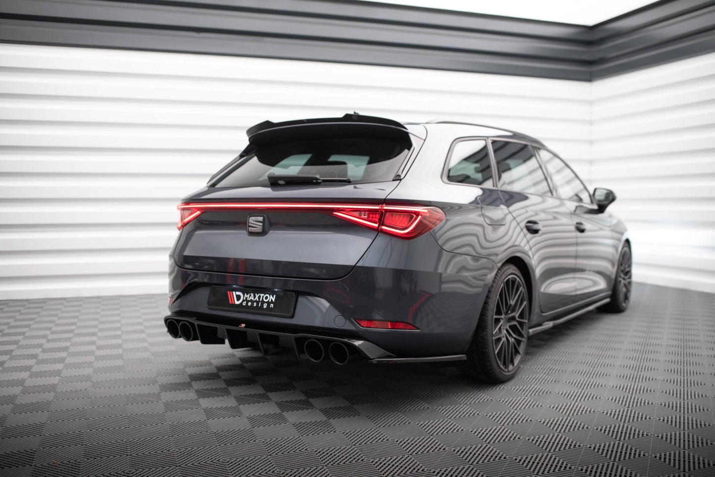 Bagerste diffuser + Exhaust Ends Imitation Seat Leon ST FR Mk4