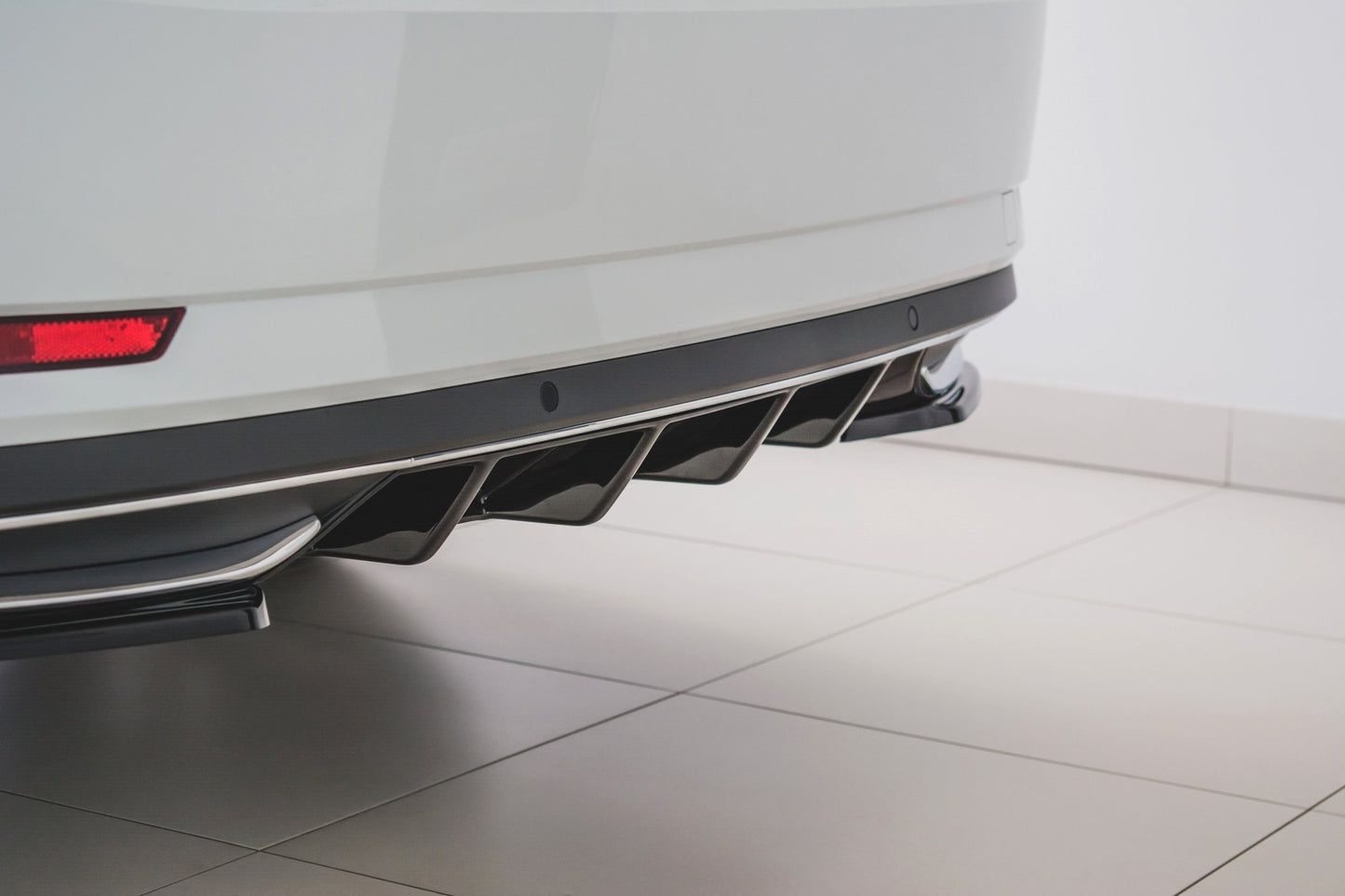Bagerste diffuser Skoda Superb Liftback / Combi Mk3 FL