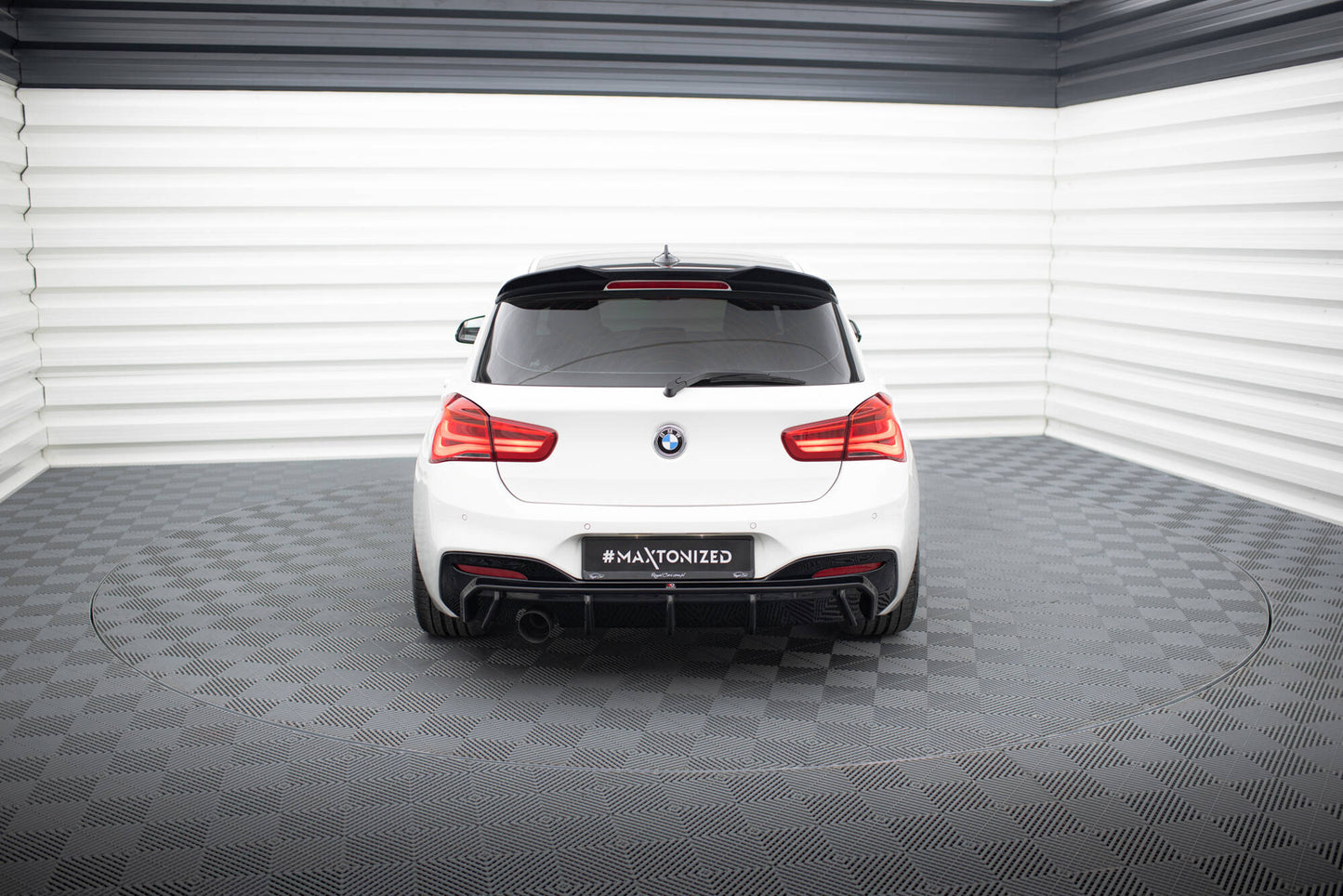 Bagerste diffuser V.3 BMW 1 M-Pack F20 Facelift (Version med single exhaust on one side)