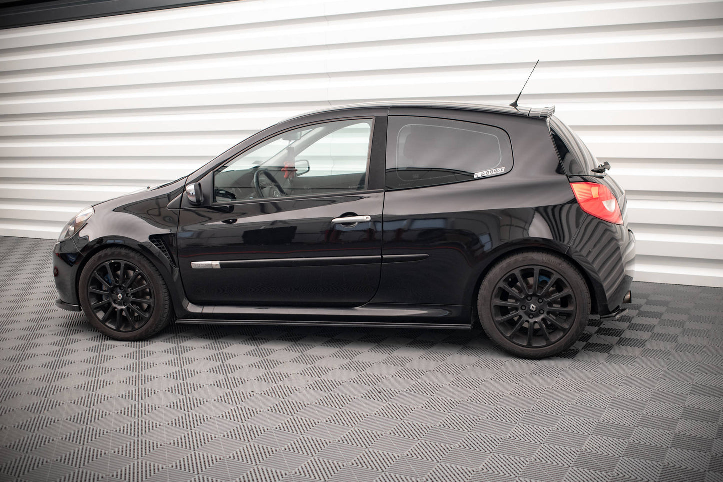 Spoiler cap RENAULT CLIO MK3 RS