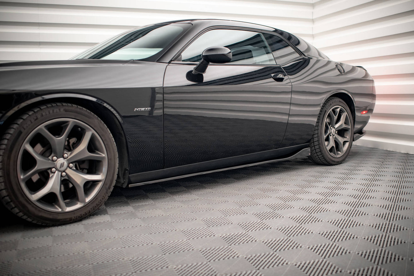 Sideskørter diffuser Dodge Challenger RT / GT Mk3 Facelift