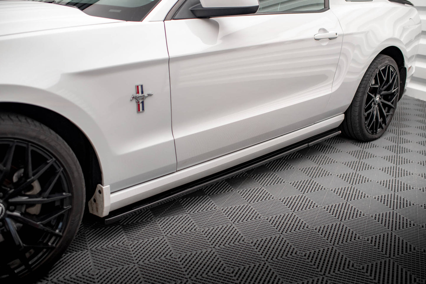 Sideskørter diffuser Ford Mustang Mk5 Facelift