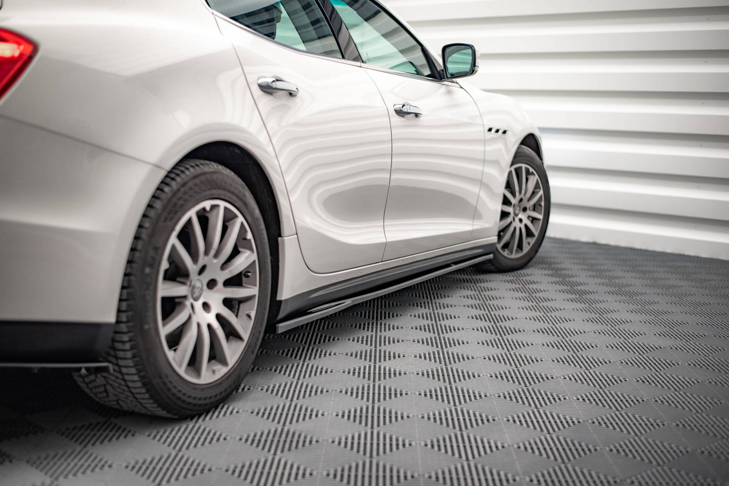 Sideskørter diffuser Maserati Ghibli Mk3