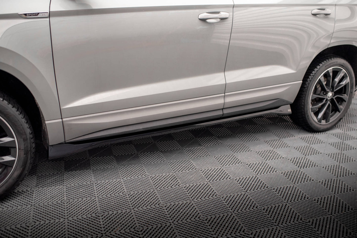 Sideskørter diffuser Skoda Karoq Sportline Mk1