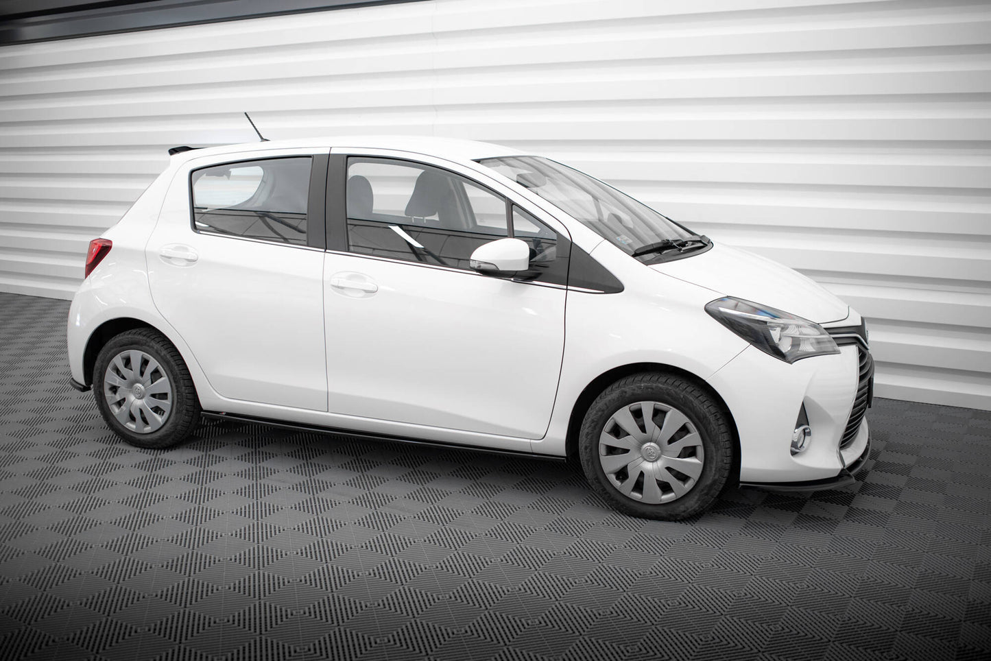 Sideskørter diffuser Toyota Yaris Mk3 Facelift