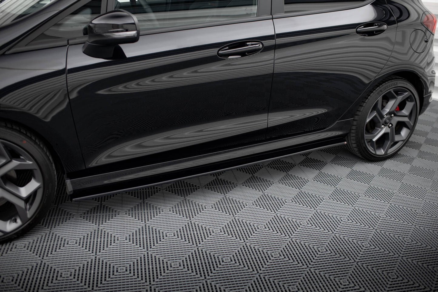 Sideskørter diffuser V.1 Ford Fiesta Mk8 ST / ST-Line