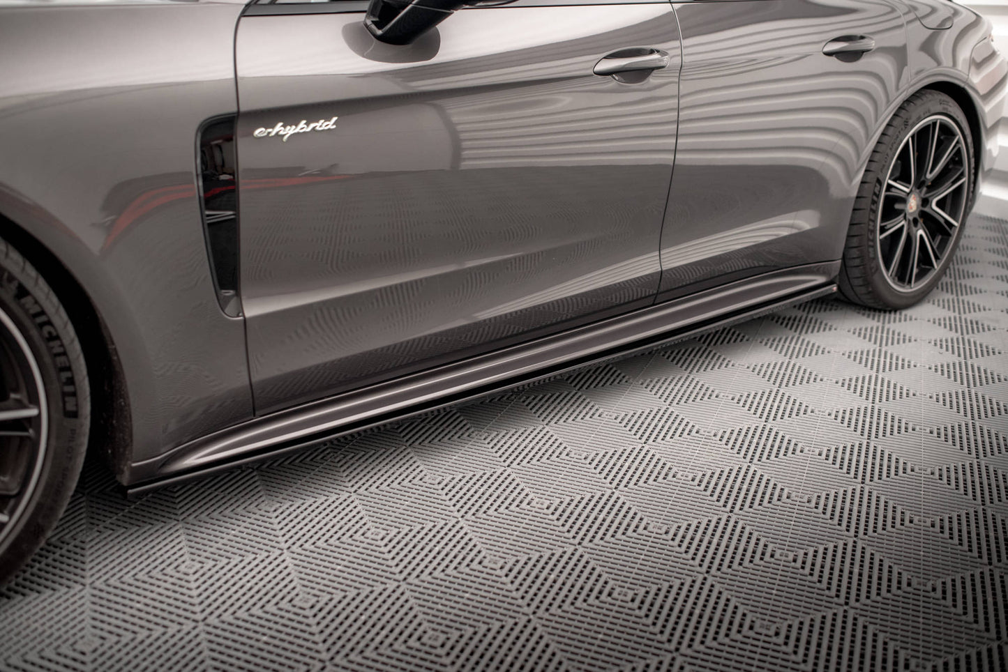 Sideskørter diffuser V.1 Porsche Panamera Turbo S E-Hybrid / Panamera E-Hybrid 971