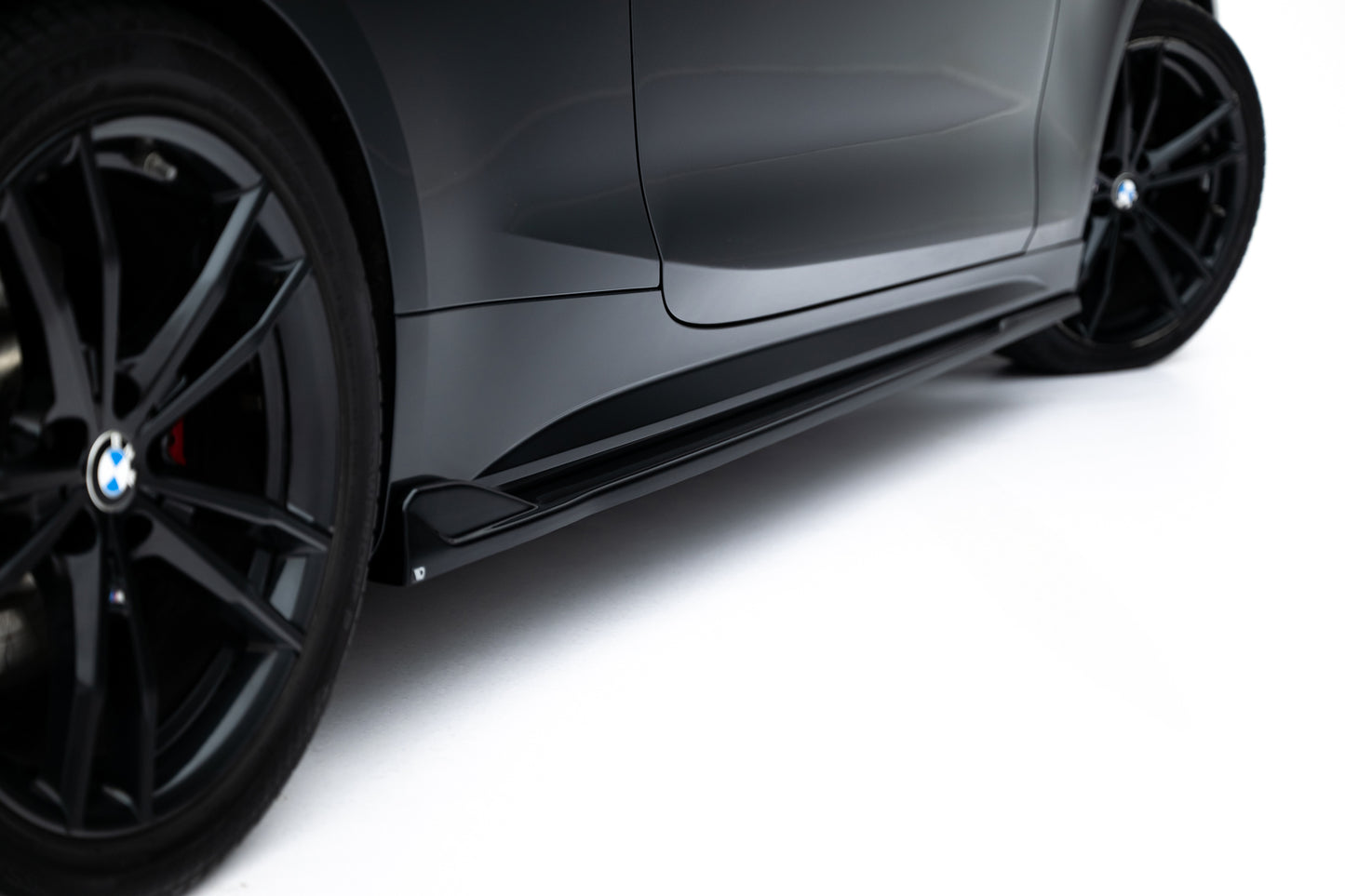 Sideskørter diffuser V.2 BMW 4 M-Pack / M440i G22 / G23 / G22 Facelift / G23 Facelift