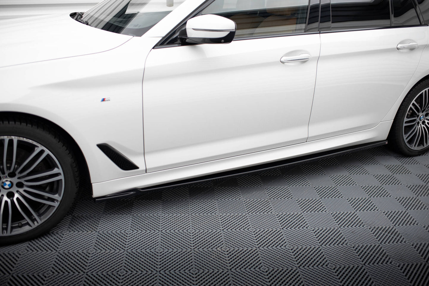 Sideskørter diffuser V.2 BMW 5 M-Pack G30 / G31