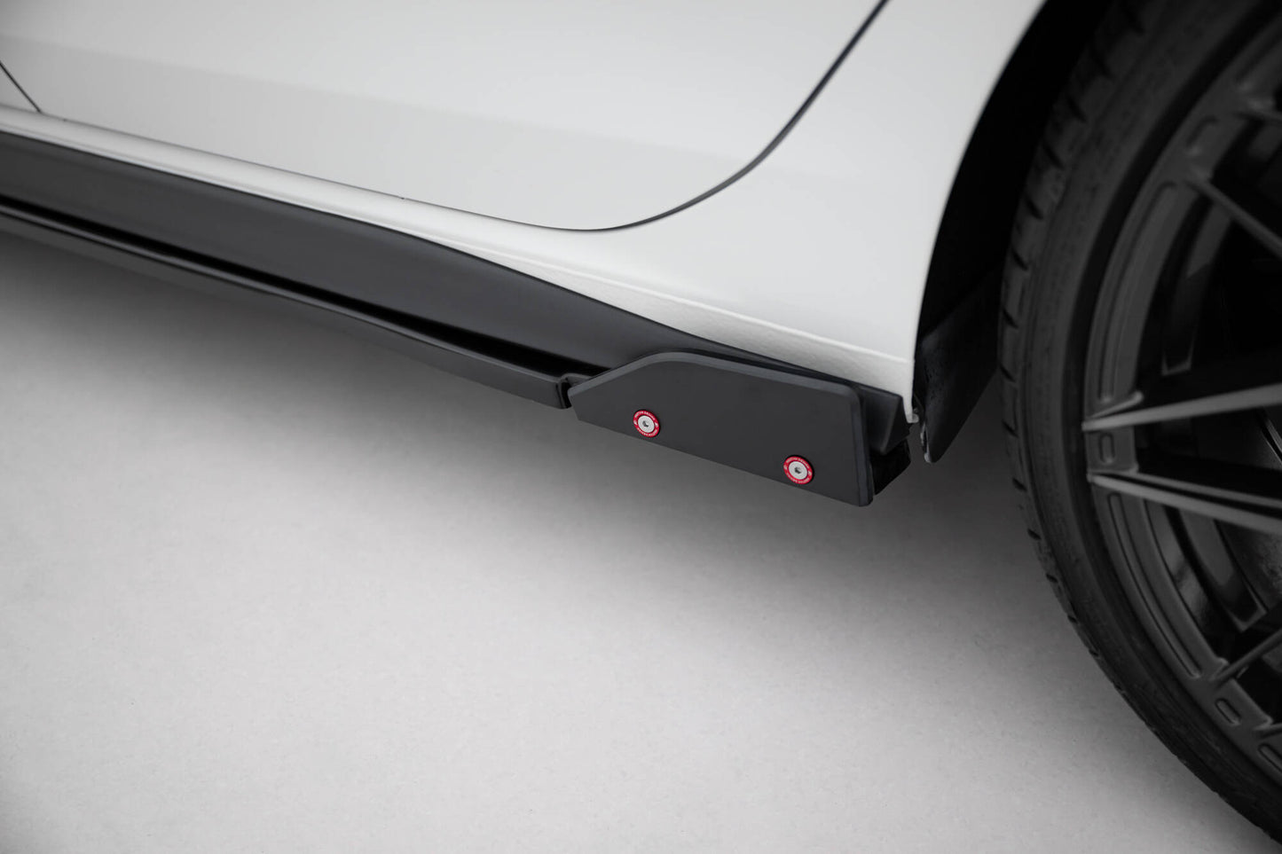 Sideskørter diffuser V.2 + Flaps Volkswagen Golf GTI / GTE / GTI Clubsport / GTD / R-Line Mk8