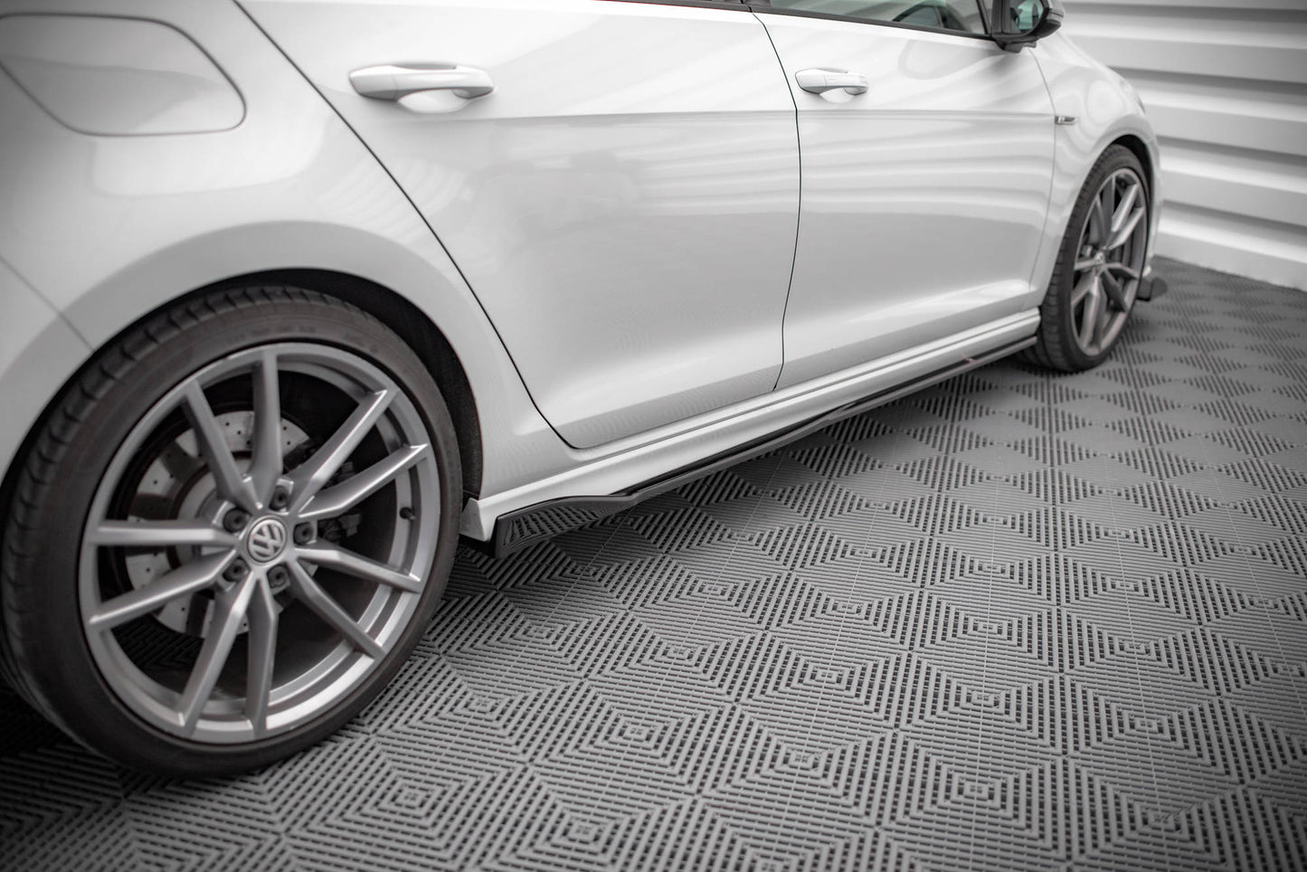Sideskørter diffuser V.2 Volkswagen Golf R / R-Line Mk7