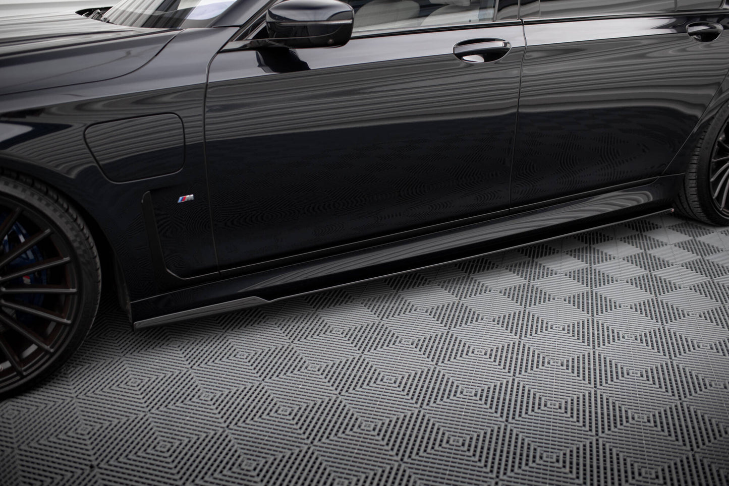 Sideskørter diffuser V.2 til BMW 7 Long M-Pack G12