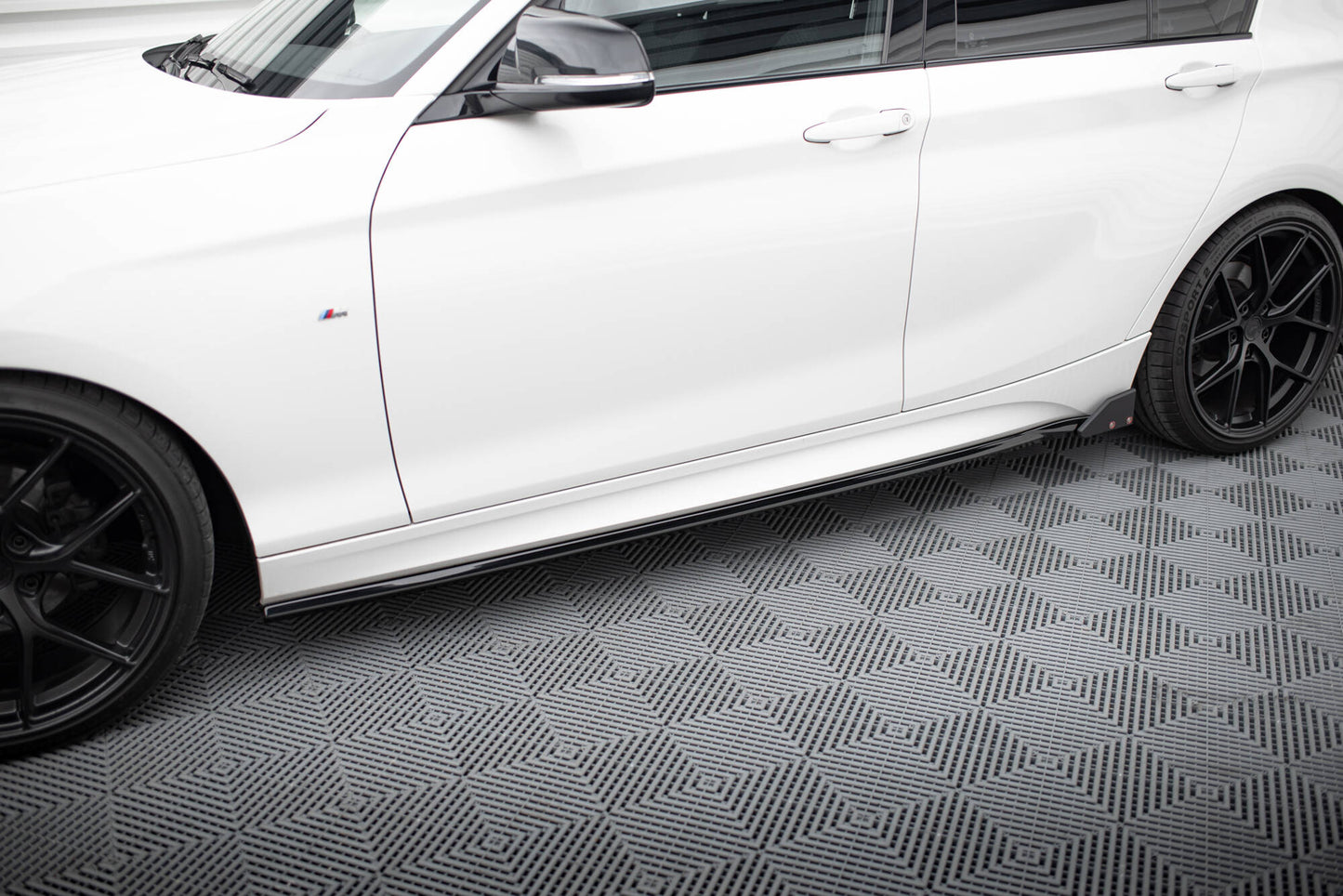 Sideskørter diffuser V.4 + Flaps BMW 1 M-Pack / M140i F20 Facelift