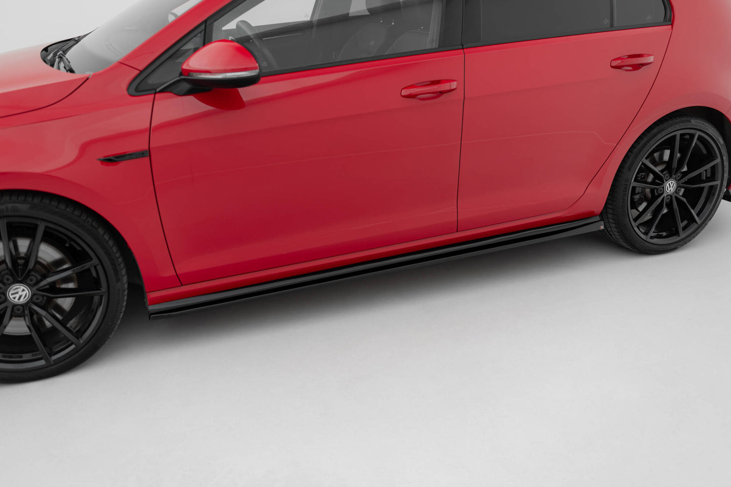 Sideskørter diffuser V.4 Volkswagen Golf R / R-Line Mk7 Facelift