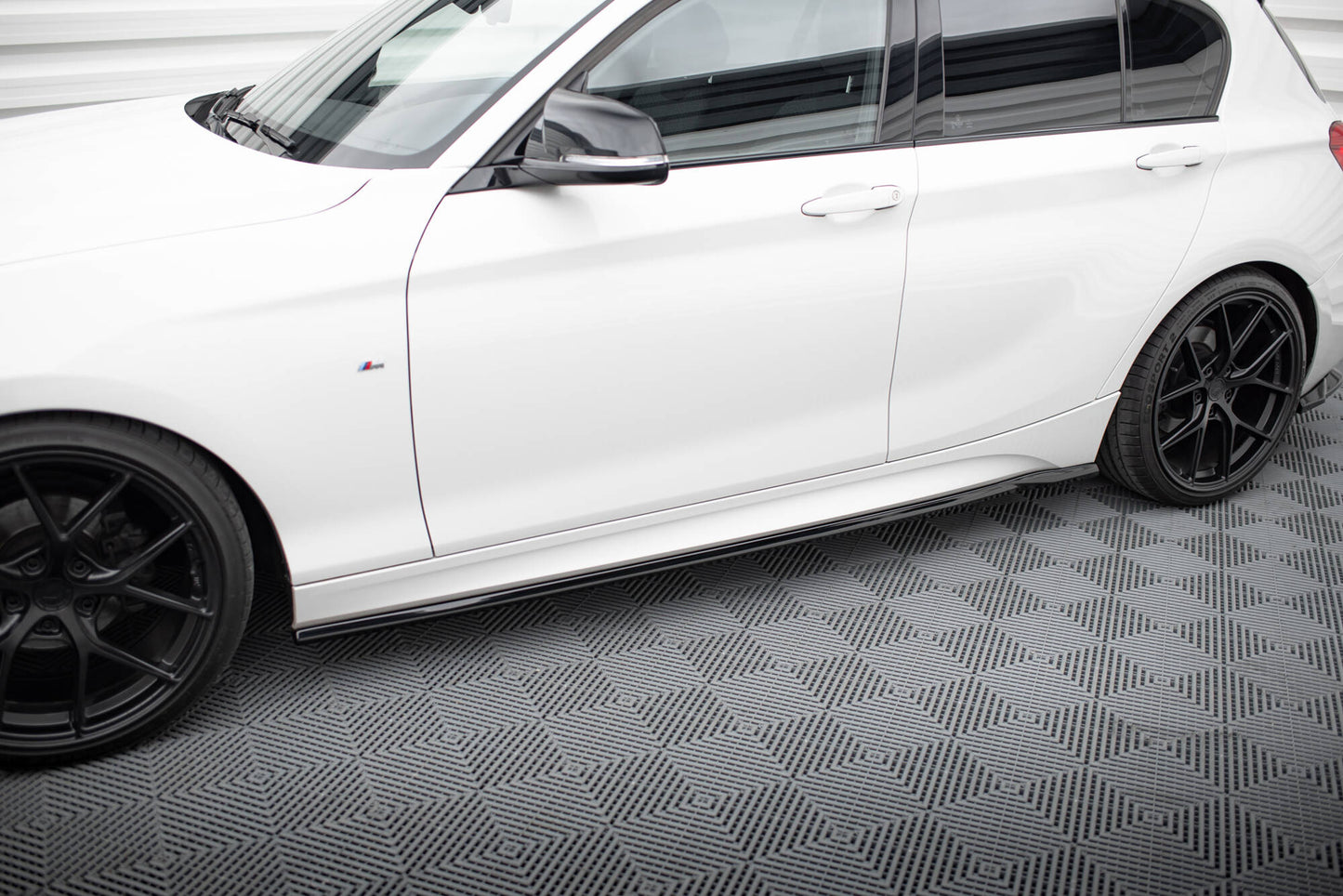 Sideskørter diffuser V.5 BMW 1 M-Pack / M140i F20 Facelift