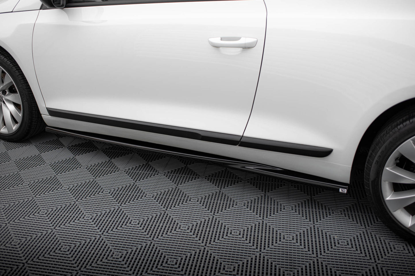Sideskørter diffuser Volkswagen Scirocco Mk3 Facelift