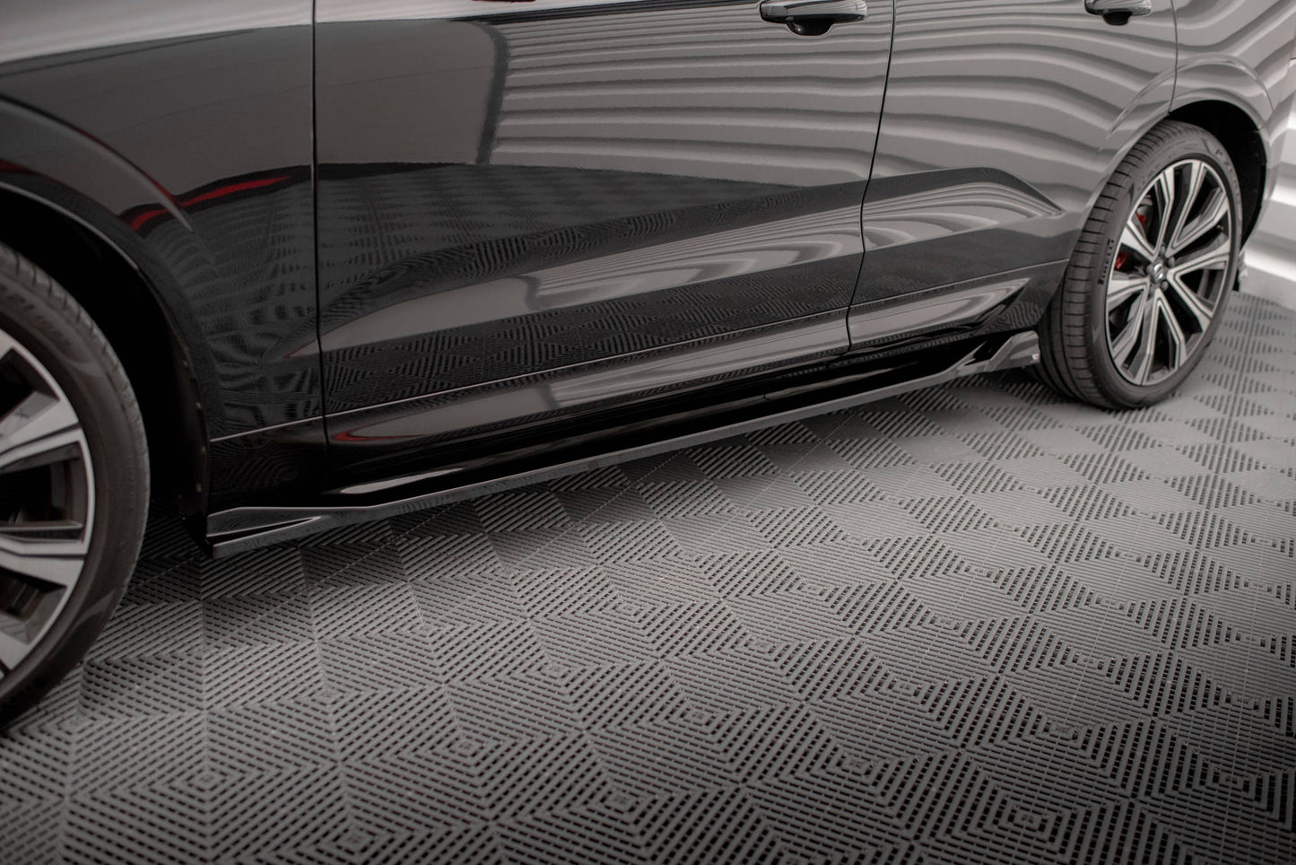Sideskørter diffuser Volvo XC60 R-Design Mk2 Facelift