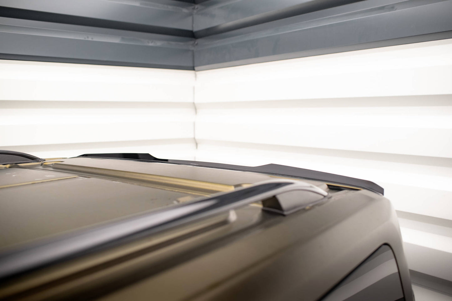 Spoiler cap Ford Tourneo Custom Mk1 Facelift