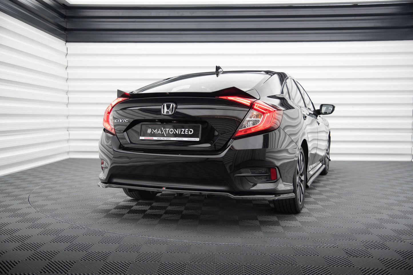 Spoiler cap Honda Civic Sedan Mk10 / Mk10 Facelift