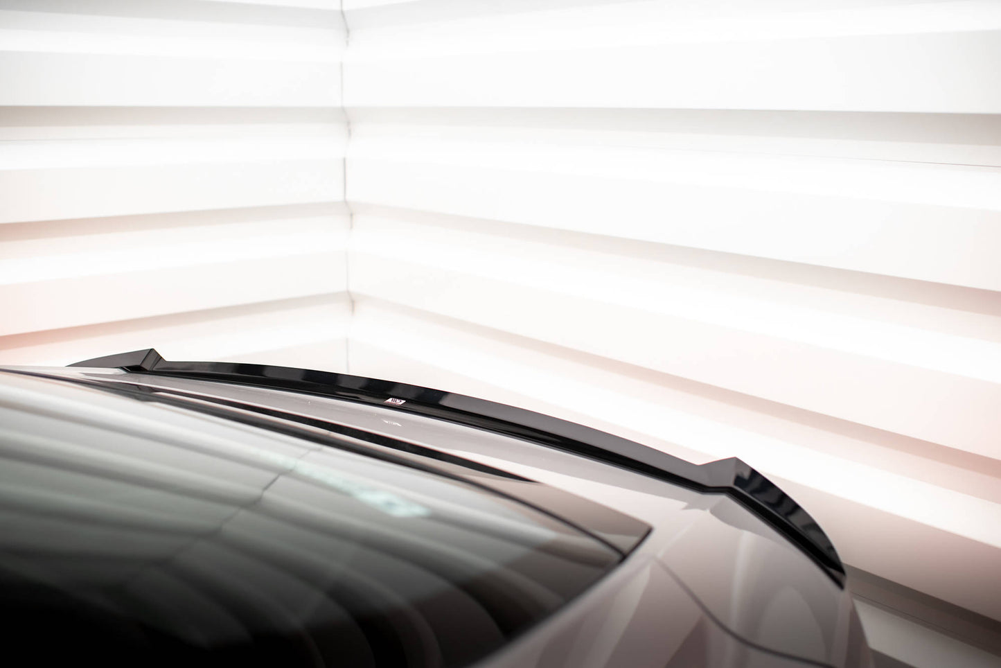 Spoiler cap Hyundai Elantra Mk7