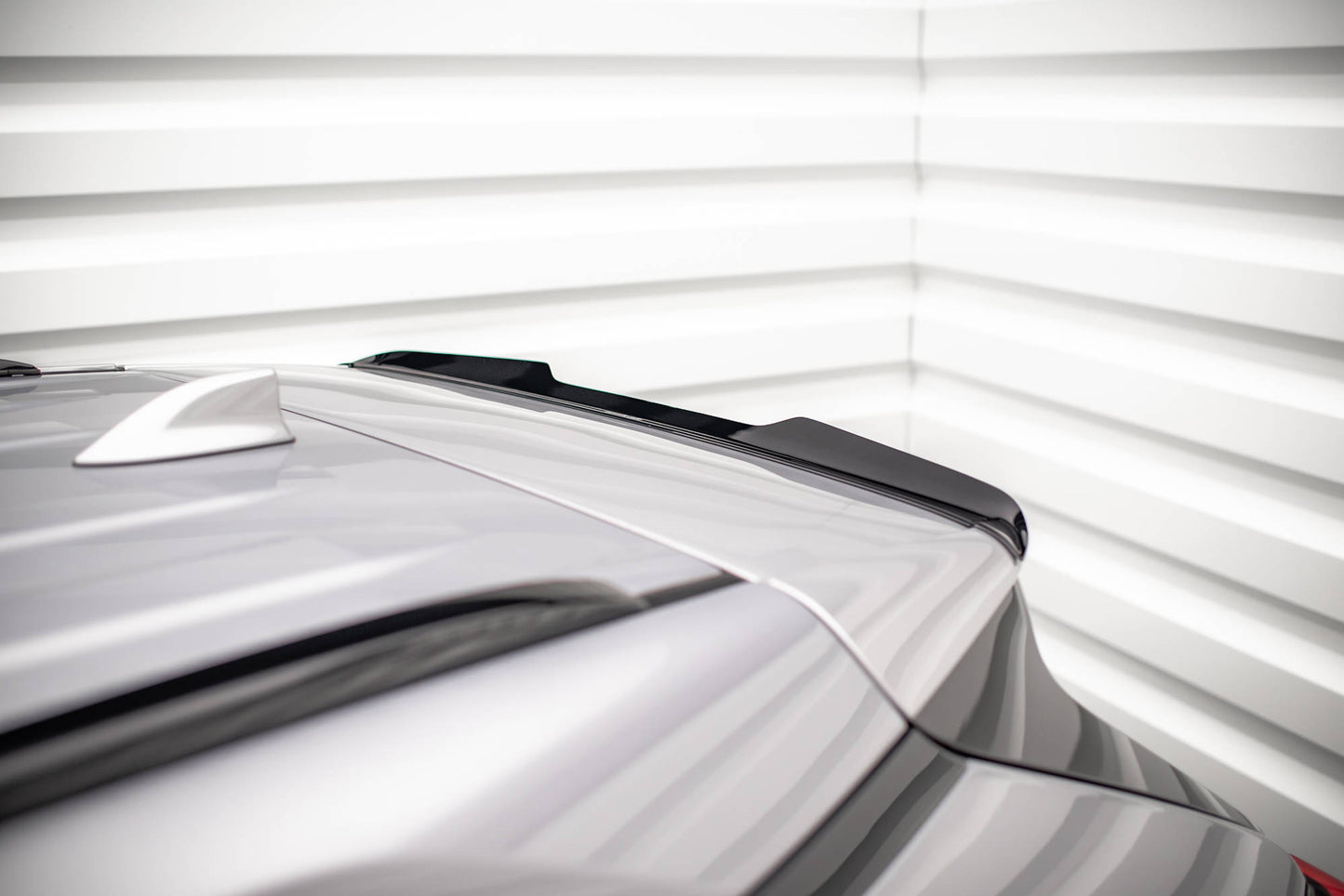 Spoiler cap Toyota RAV4 Mk5