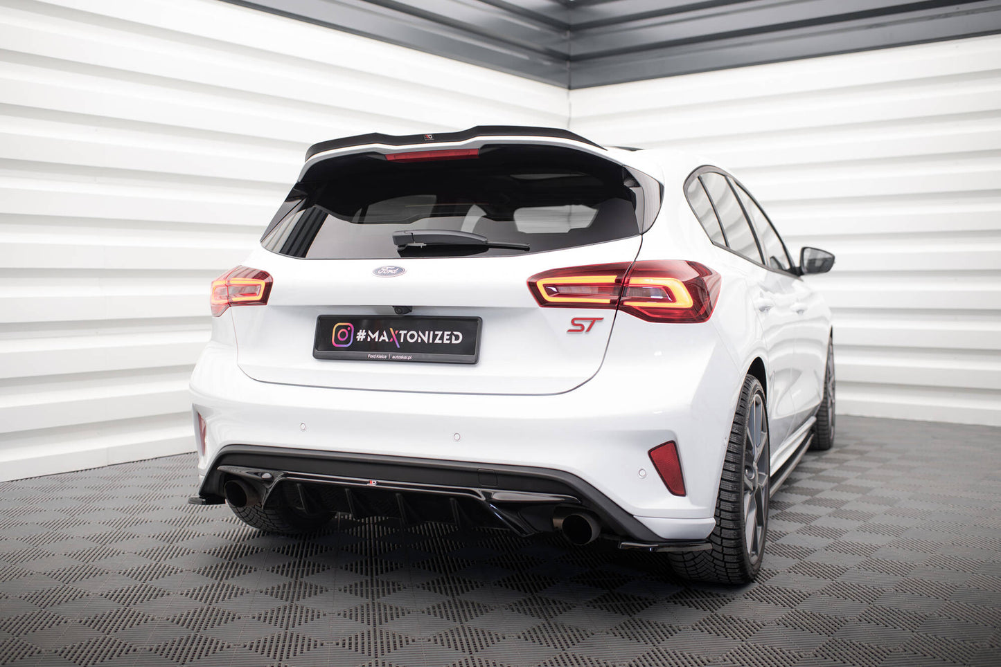 Spoiler cap V.2 Ford Focus Hatchback ST Mk4