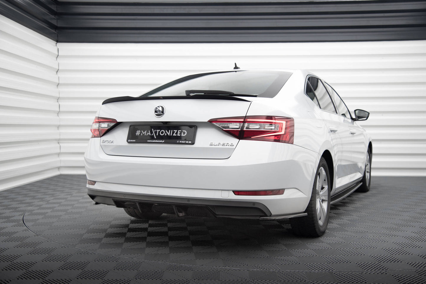 Spoiler cap V.2 Skoda Superb Liftback Mk3 / Mk3 Facelift