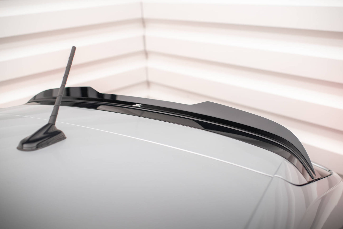 Spoiler cap Volkswagen Taigo R-Line Mk1