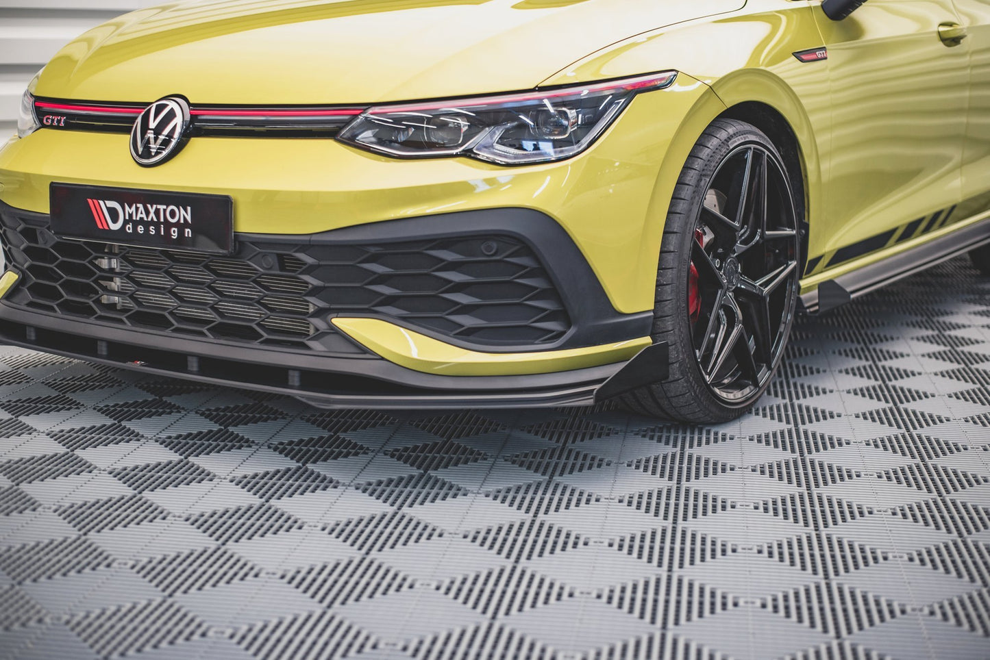 Forreste splitter Street Pro + Flaps Volkswagen Golf GTI Clubsport Mk8