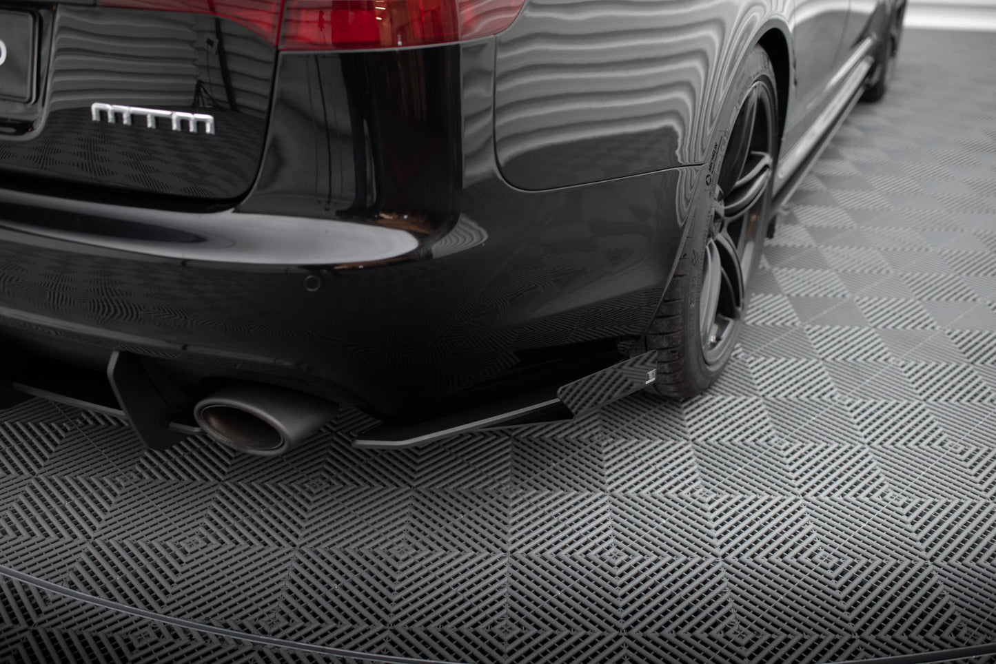Bagerste sidesplitter Street Pro + Flaps Audi RS6 Avant C6
