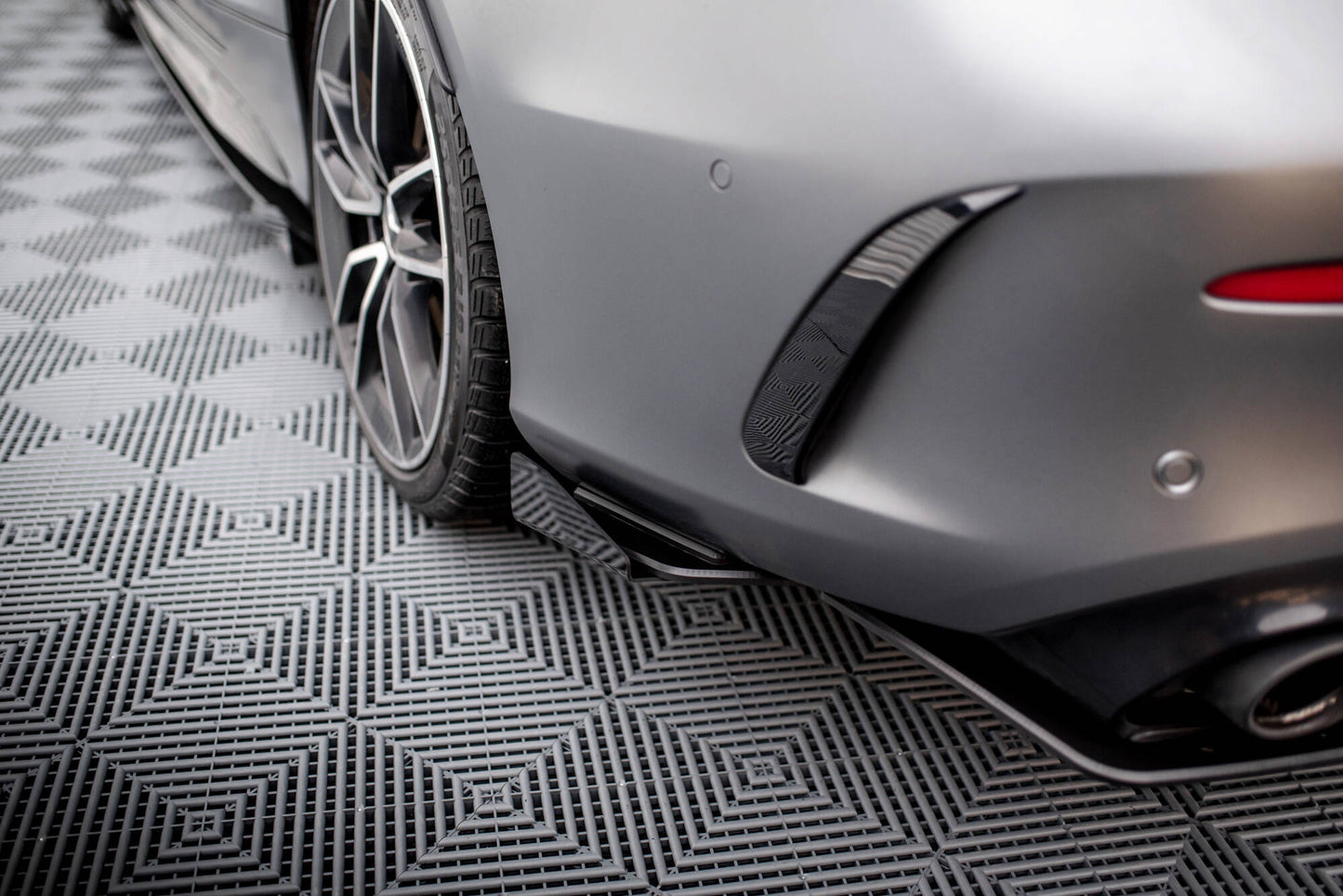 Bagerste sidesplitter Street Pro + Flaps Mercedes-AMG C43 Coupe / Cabrio C205 Facelift / A205 Facelift