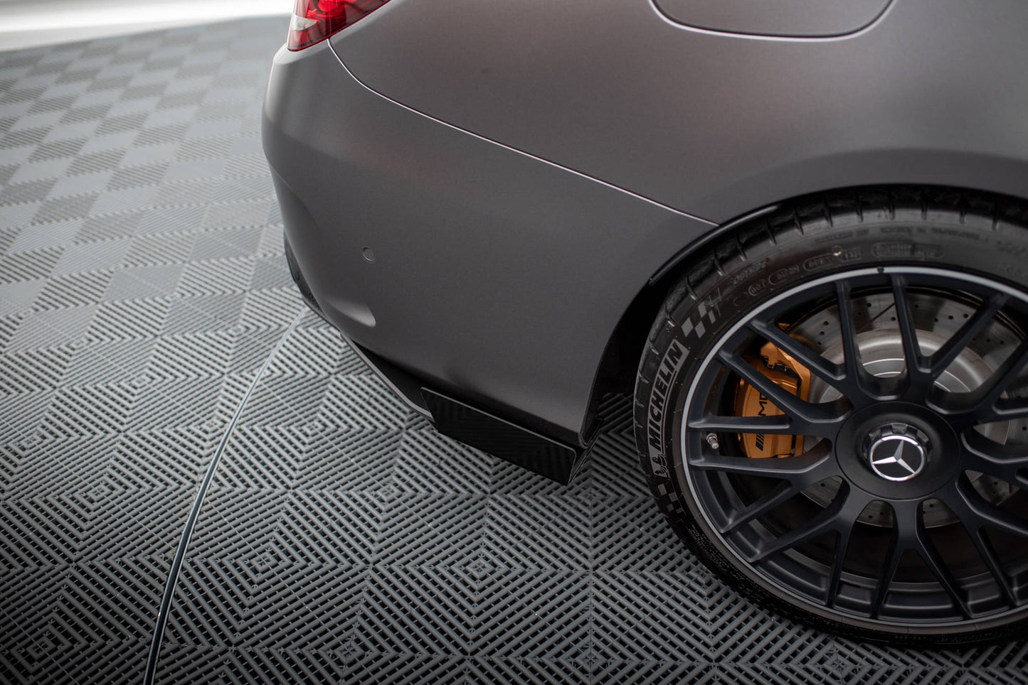 Bagerste sidesplitter Street Pro + Flaps Mercedes-AMG C63 Sedan / Estate W205 Facelift