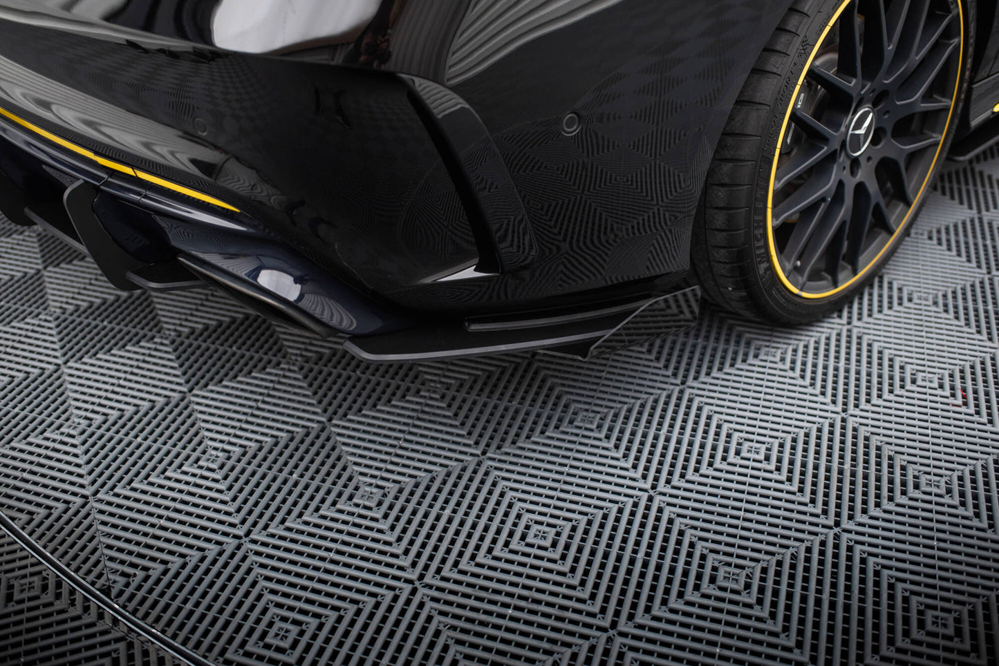 Bagerste sidesplitter Street Pro + Flaps Mercedes-AMG CLA 45 C117 Facelift