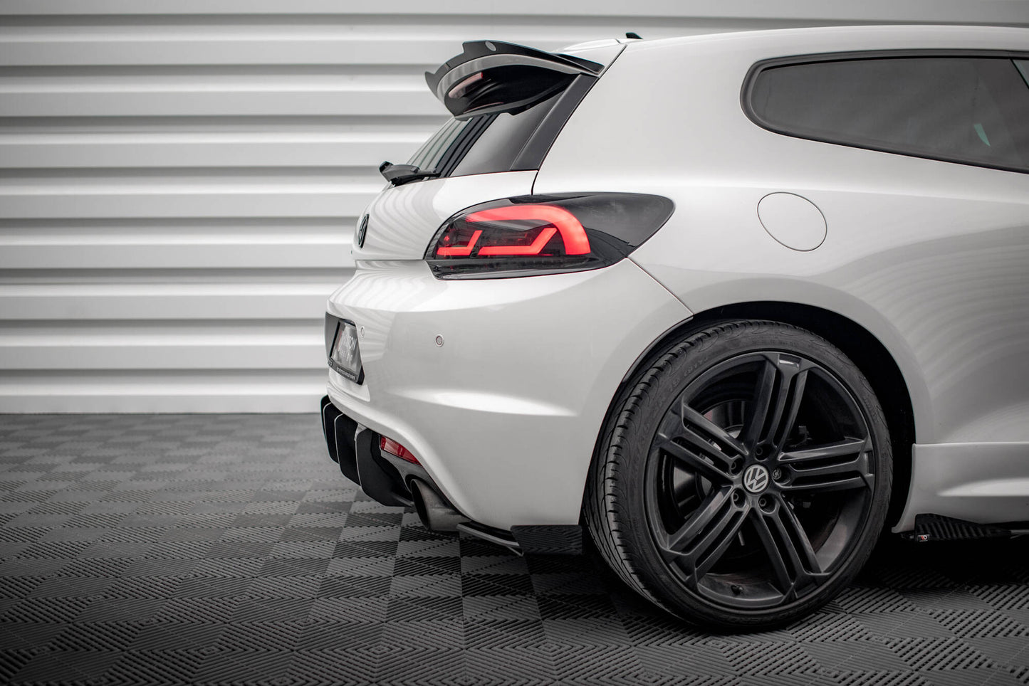 Bagerste sidesplitter Street Pro + Flaps Volkswagen Scirocco R Mk3