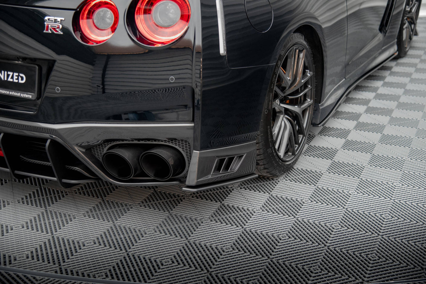 Bagerste sidesplitter Street Pro Nissan GTR R35 Facelift
