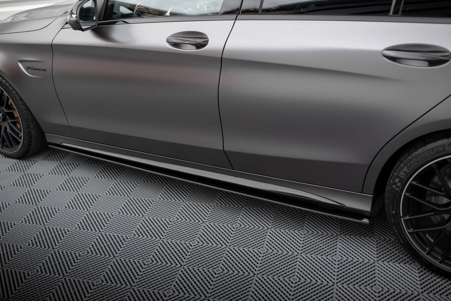 Sideskørter diffuser Street Pro Mercedes-AMG C63 Sedan / Estate W205 Facelift