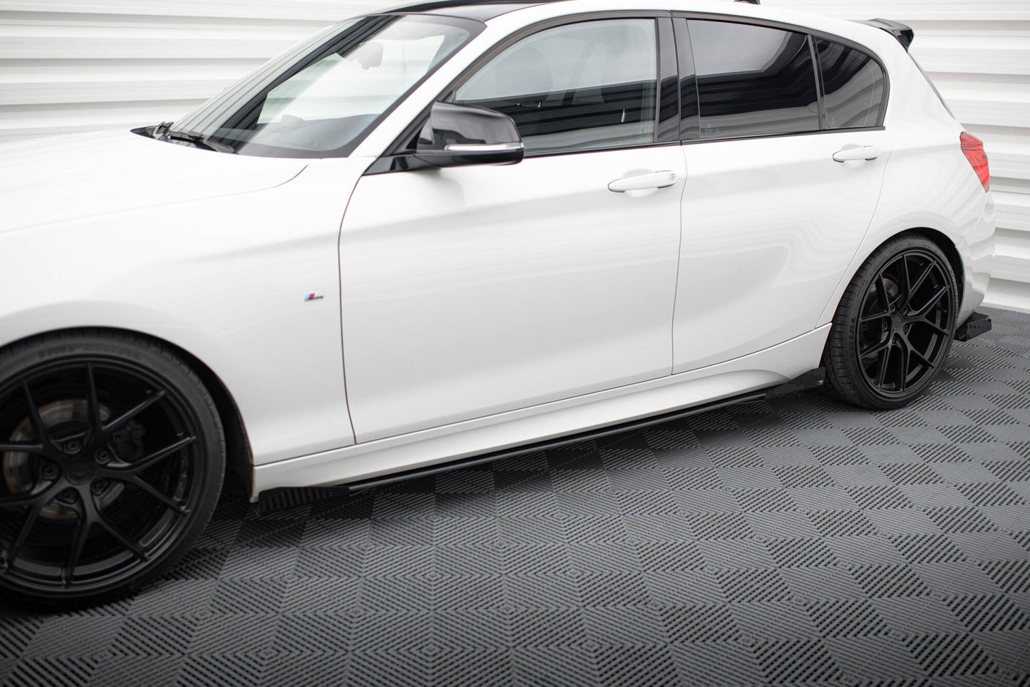Sideskørter diffuser Street Pro V.2 + Flaps til BMW 1 F20 M135i / M140i / M-Pack
