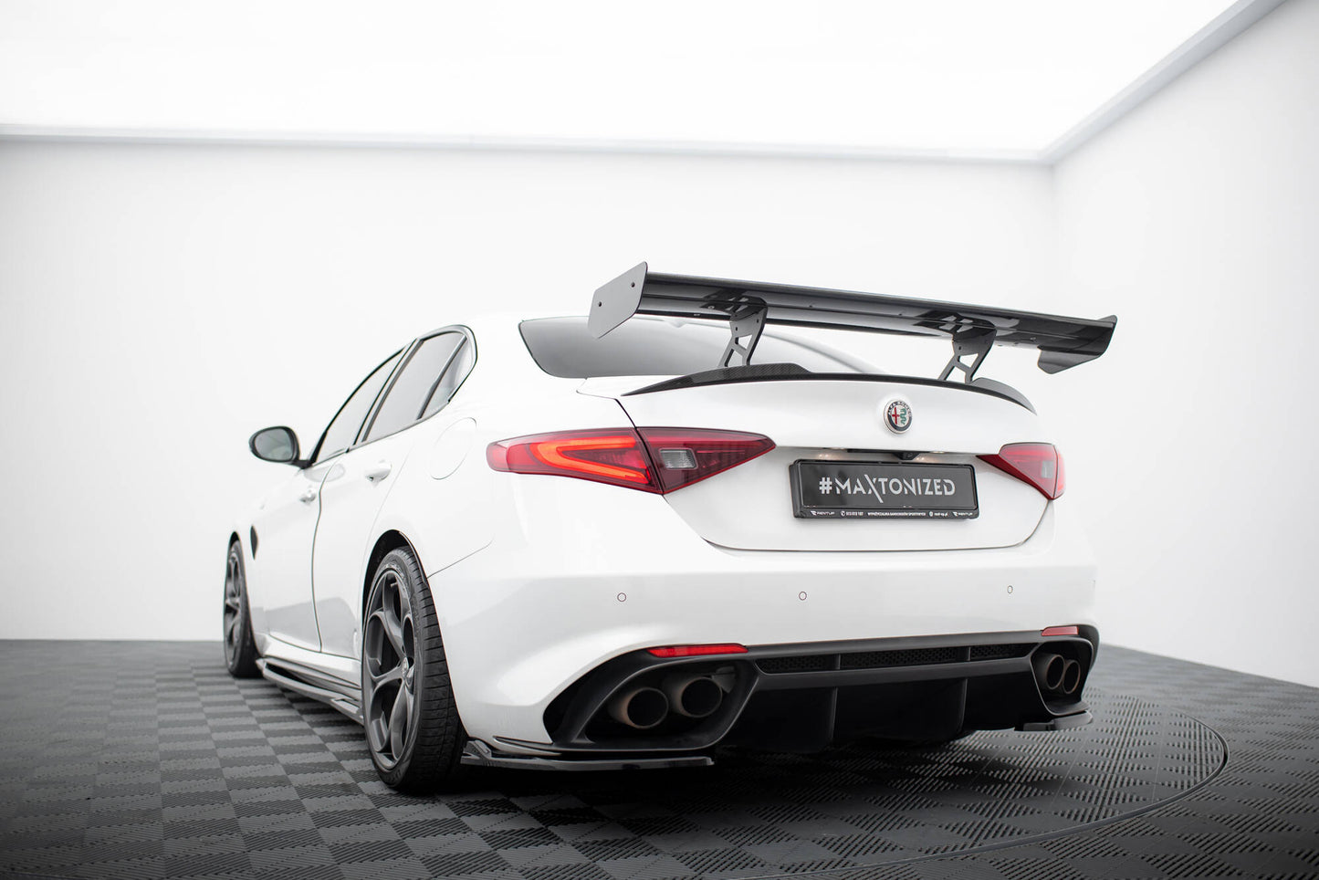 Spoiler kulfiber Alfa Romeo Giulia Quadrifoglio