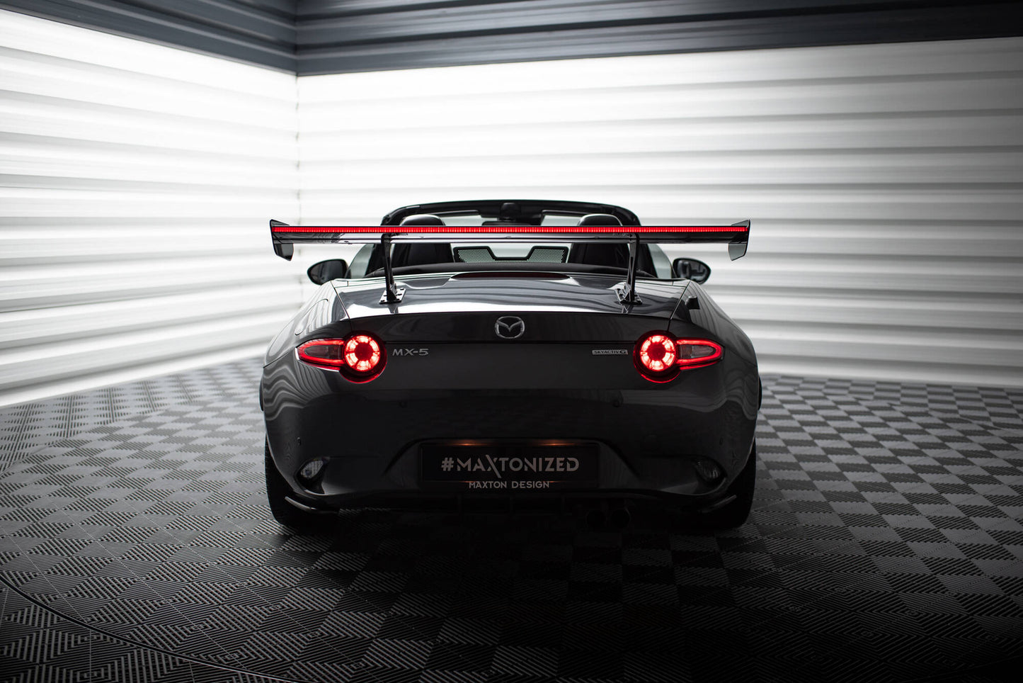 Spoiler kulfiber JDM Style + LED Mazda MX-5 ND (Mk4)
