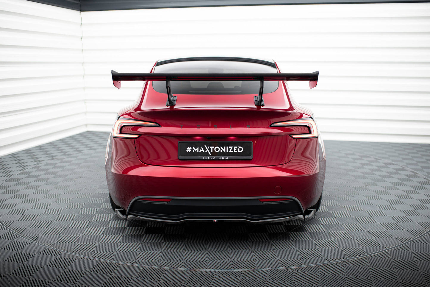 Spoiler kulfiber Tesla Model 3