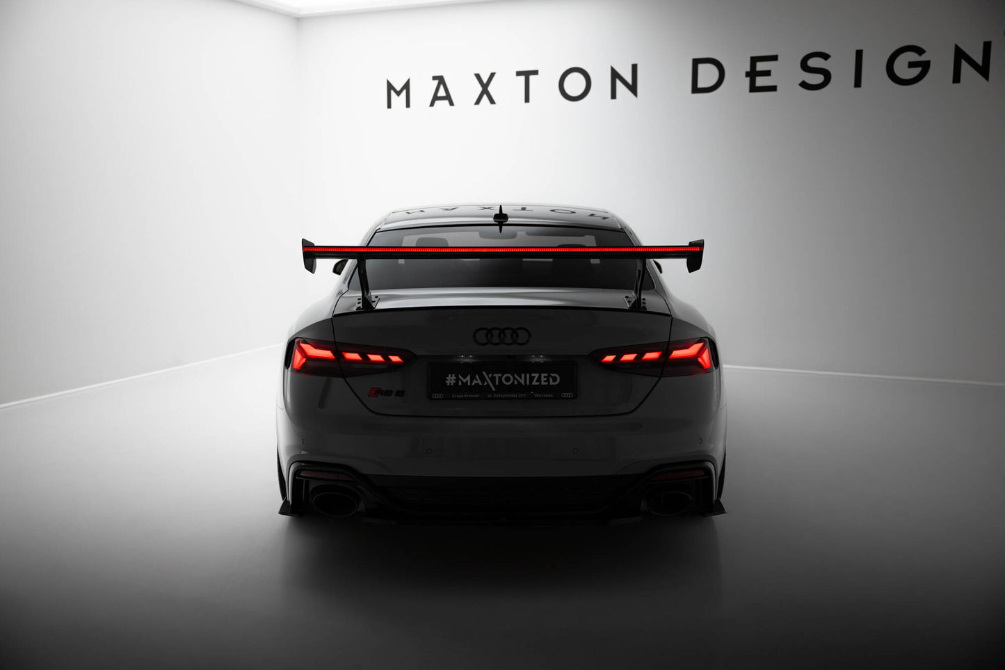 Spoiler kulfiber med Udvendige beslag Stående V.1 + LED Audi A5 / A5 S-Line / S5 / RS5 Coupe F5 / F5 Facelift