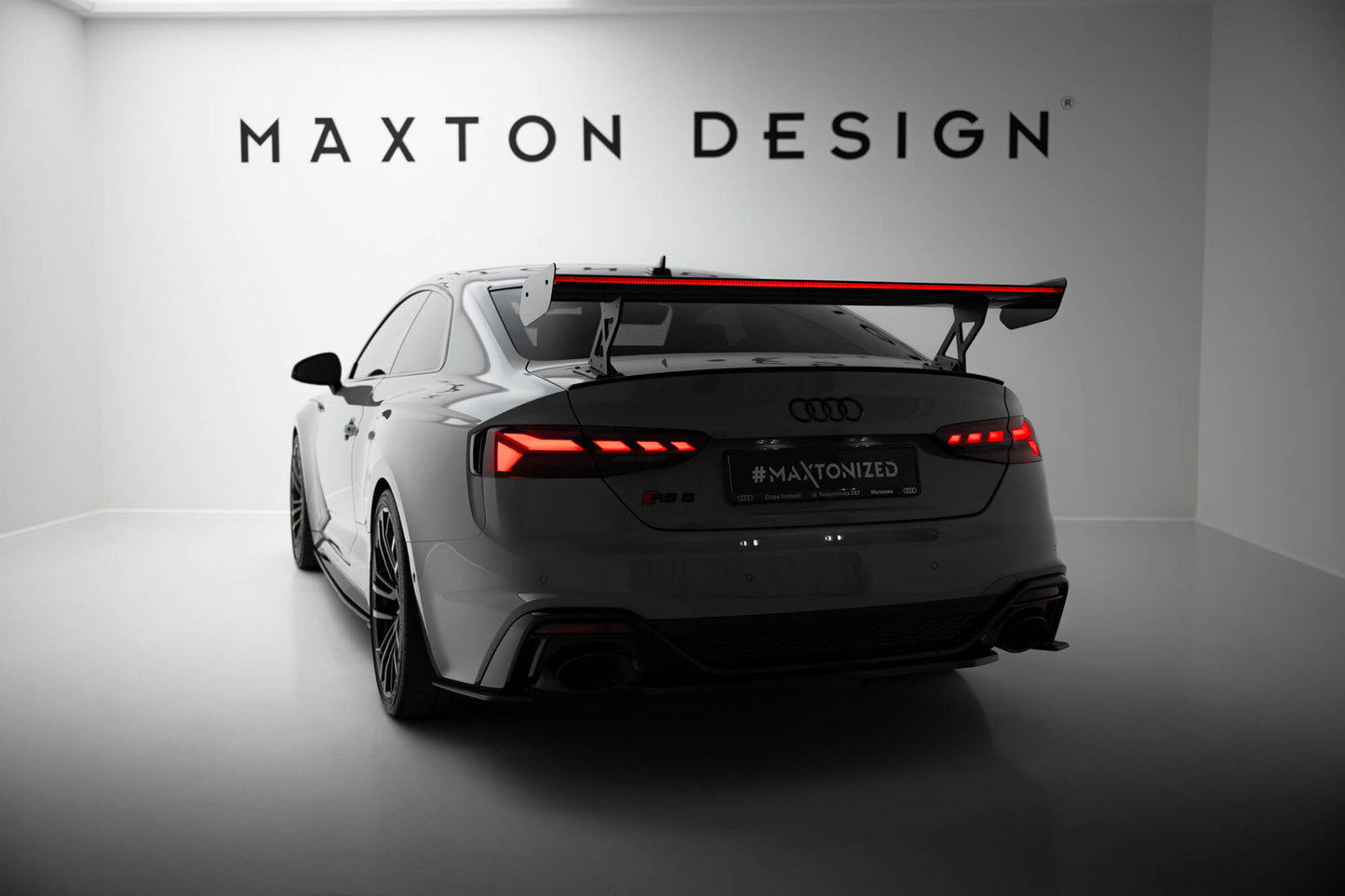 Spoiler kulfiber med Udvendige beslag Stående V.1 + LED Audi A5 / A5 S-Line / S5 / RS5 Coupe F5 / F5 Facelift