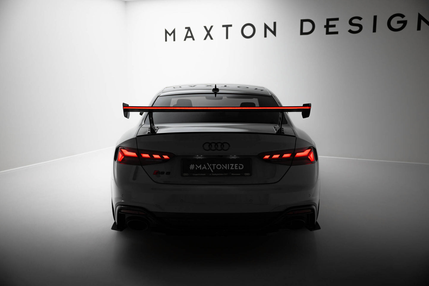 Spoiler kulfiber med Udvendige beslag Stående V.2 + LED Audi A5 / A5 S-Line / S5 / RS5 Coupe F5 / F5 Facelift