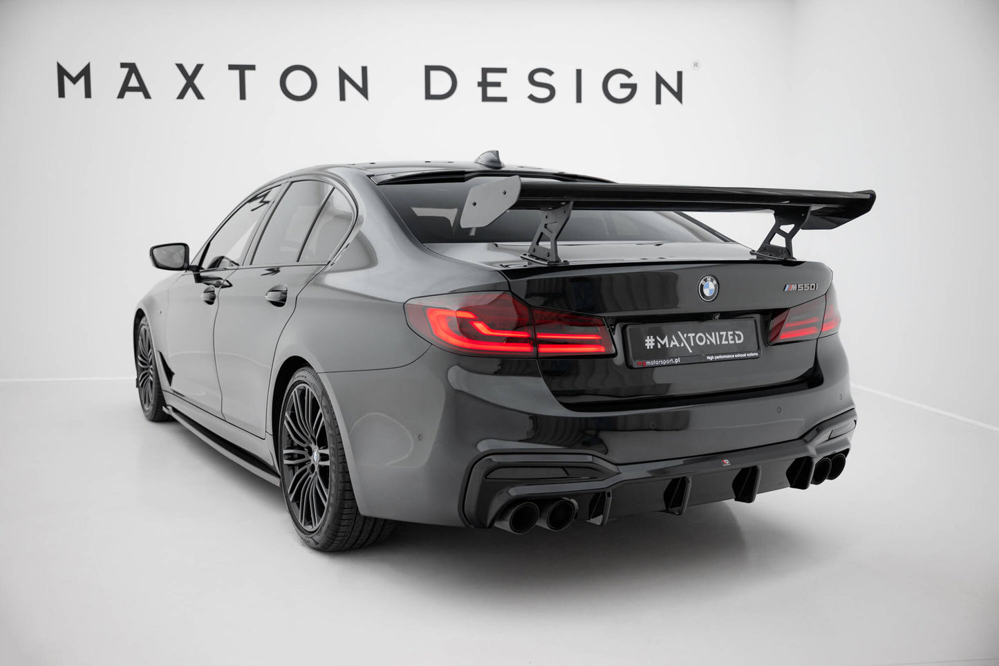 Spoiler kulfiber med Internal Brackets Uprights BMW 5 / M5 Sedan G30 / F90