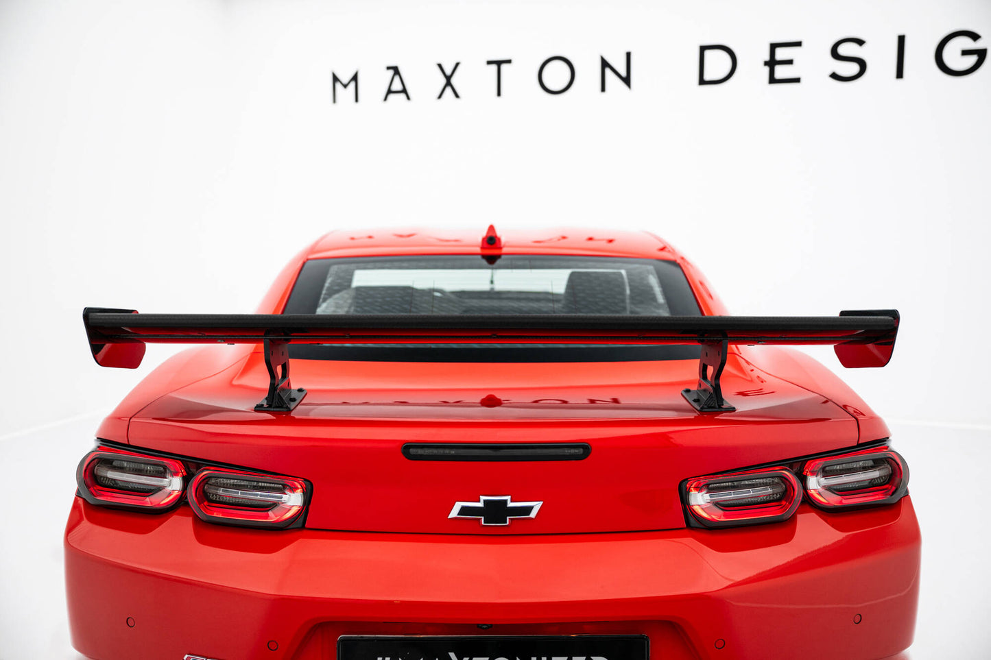 Spoiler kulfiber med Internal Brackets Uprights Chevrolet Camaro SS Mk6 Facelift