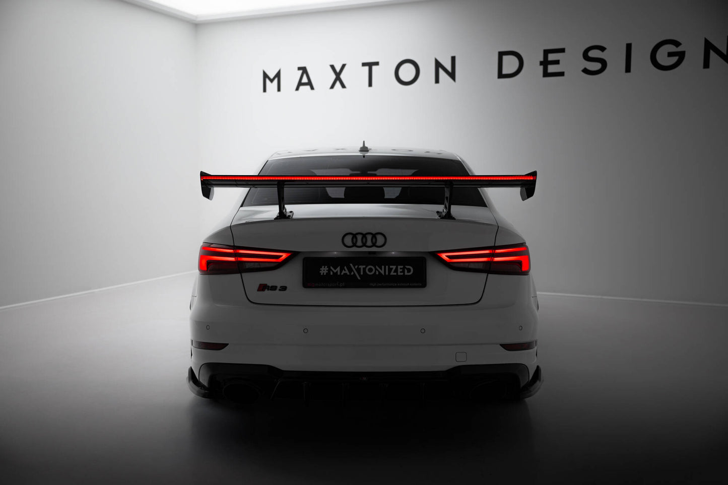 Spoiler kulfiber med Internal Brackets Uprights + LED Audi A3 / A3 S-Line / S3 / RS3 Sedan 8V / 8V Facelift