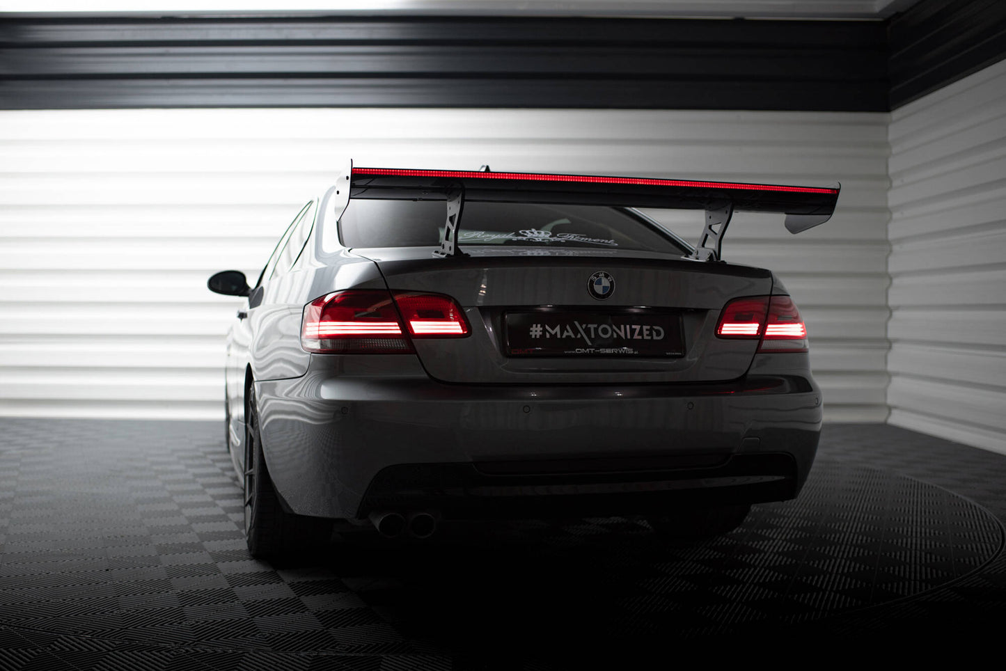 Spoiler kulfiber med Internal Brackets Uprights + LED BMW 3 / M3 Coupe E92