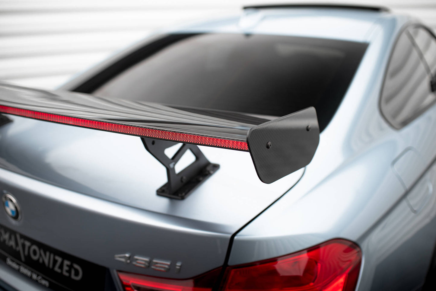 Spoiler kulfiber med Internal Brackets Uprights + LED BMW 4 F32 / 4 F32 M-Pack Coupe