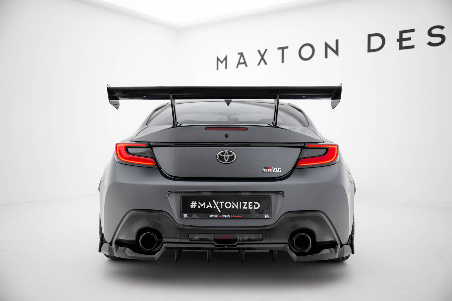 Spoiler kulfiber med Internal Brackets Uprights Toyota GR86 / Subaru BRZ Mk2