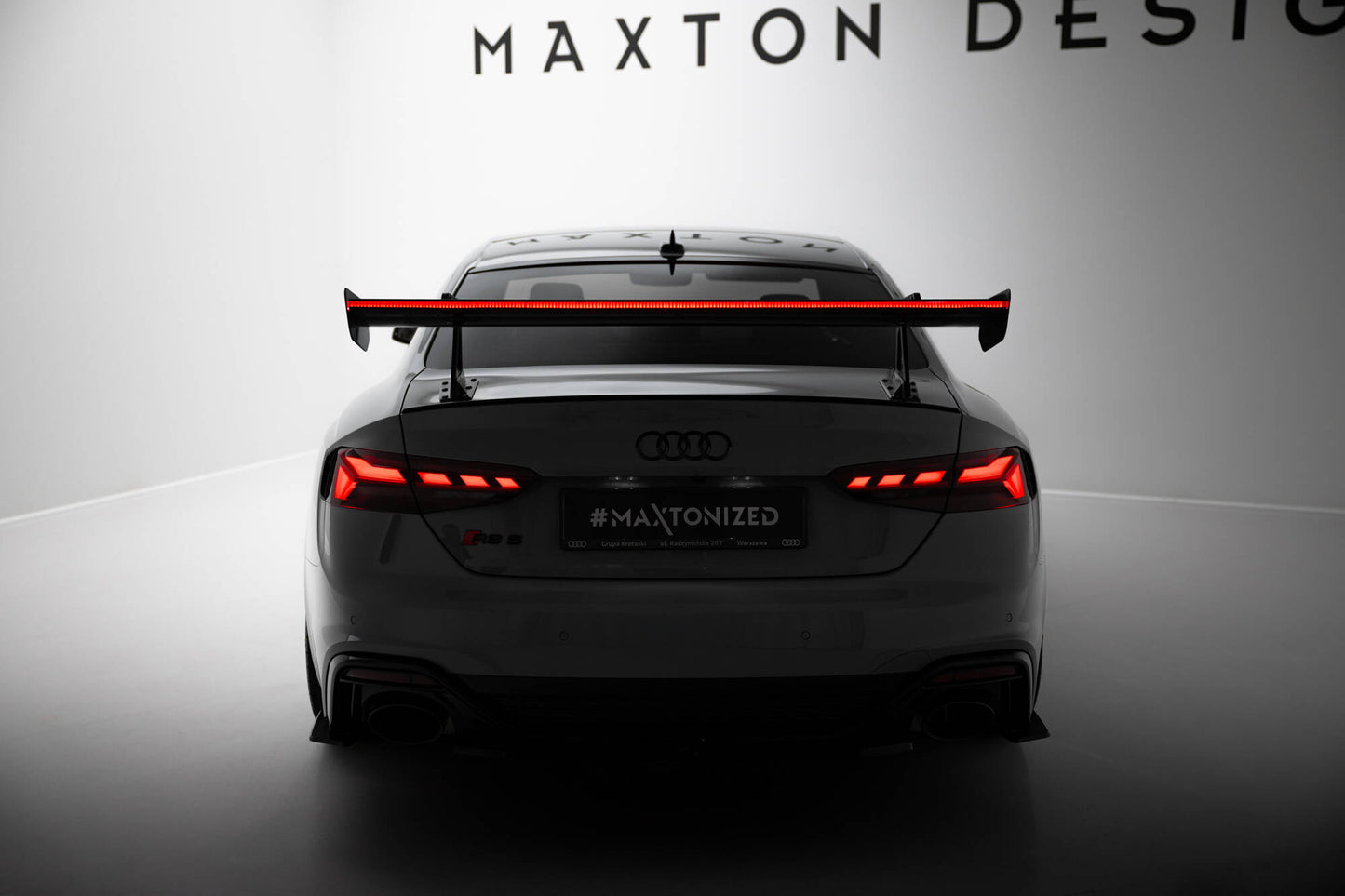 Spoiler kulfiber med Øverste Swan Mounting + LED Audi A5 / A5 S-Line / S5 / RS5 Coupe F5 / F5 Facelift